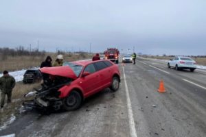 В ДТП с двумя иномарками под Волгоградом погиб пассажир