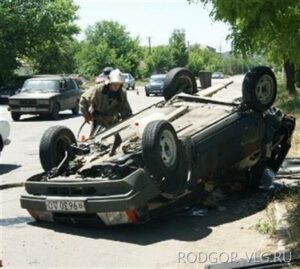 В Волжском 15-летняя школьница погибла, сев за руль “восьмерки”