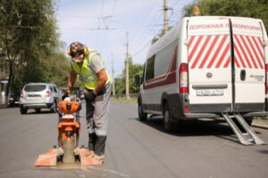 Качество новых дорог в Волгограде проконтролировали общественники