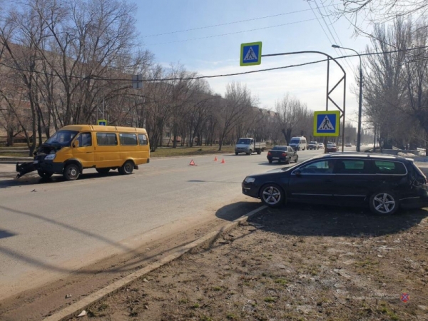 Под Волгоградом две женщины пострадали в ДТП с «газелью»