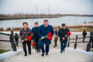 Андрей Бочаров обсудил с ветеранами важность исторической памяти