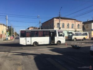 В Волгоградской области в ДТП с автобусом пострадал 14-летний подросток