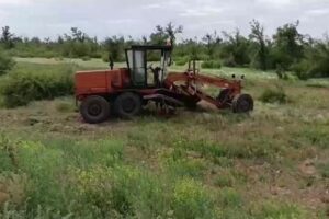 В Волгоградской области в ДТП с погрузчиком погиб водитель легковушки