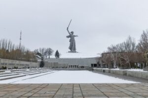 В Волгограде блогерше из Самары, «пощекотавшей» «Родину-мать», продлили арест