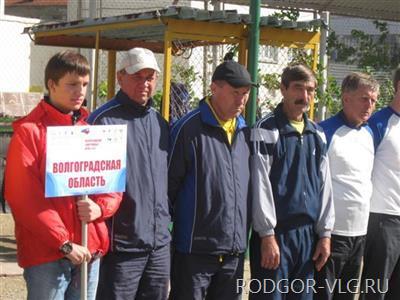 Волгоградские спортсмены показали, как правильно играть в лапту