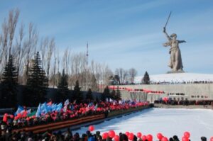 В Волгограде в честь победы в Сталинградской битвы побывает Василий Лановой