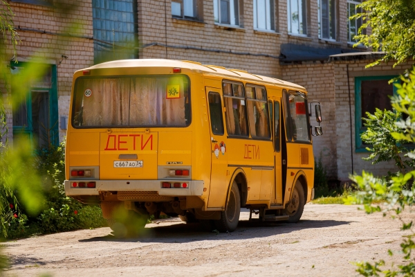 В Волгоградской области ребенок попал под колеса школьного автобуса