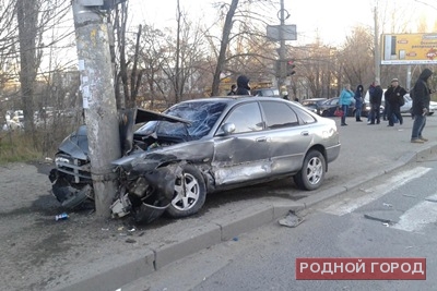 В Волгограде пешеходы пострадали при столкновении двух иномарок