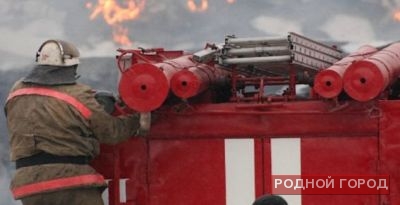 На юге Волгограда горел салон сотовой связи