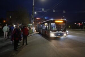 В Волгограде после матча на «Волгоград Арене» болельщиков развозят автобусы-шаттлы