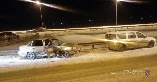 В Городищенском районе автоледи въехала в стоящие из-за ДТП машины