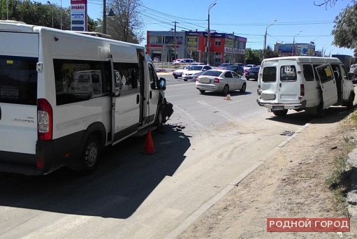 Два пассажира пострадали в ДТП двух автобусов в Волгограде