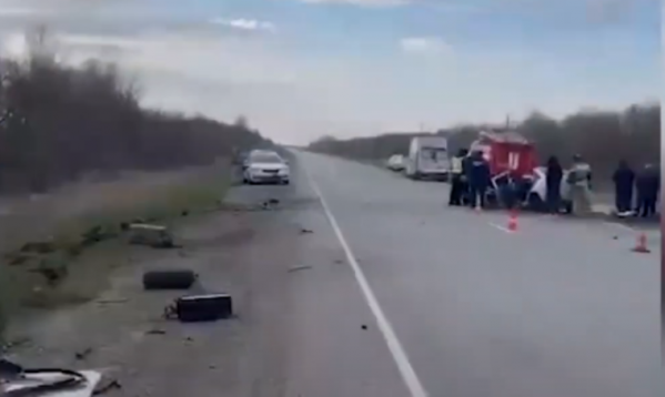 В лобовом ДТП в Волгоградской области погибли три человека