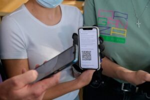 Проездные в Волгоградской области продадут только гражданам с QR-кодом