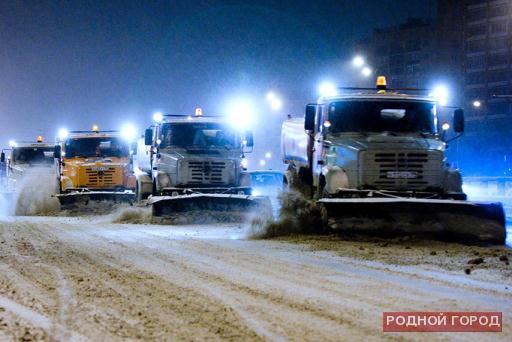 На уборку улиц Волгограда от снега вышли 60 единиц спецтехники