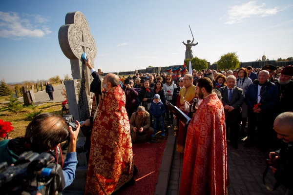 На Мамаевом кургане в честь погибших в Сталинградской битве армян открыли «Хачкар»