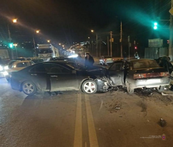 В ДТП с иномаркой в Советском районе Волгограда пострадали три женщины