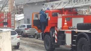 В центре Волгограда загорелся мусоропровод