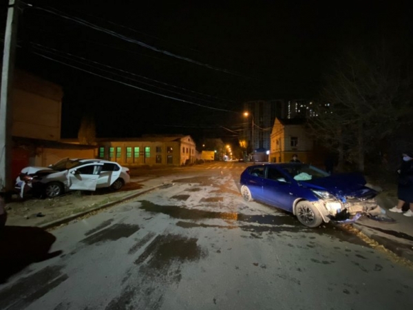 В Волгограде в ДТП пострадали трое взрослых и пятилетняя девочка