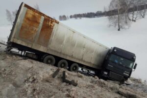 Ехавшая из Волгограда в Уфу фура с 5 тиграми попала в ДТП