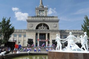 Сегодня на ж/д вокзале в Волгограде прозвучат песни военных лет