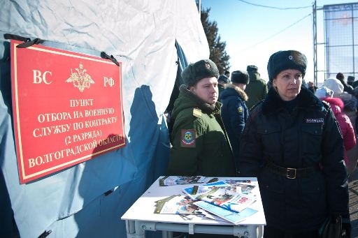 На волгоградской набережной развернулась выставка боевой техники