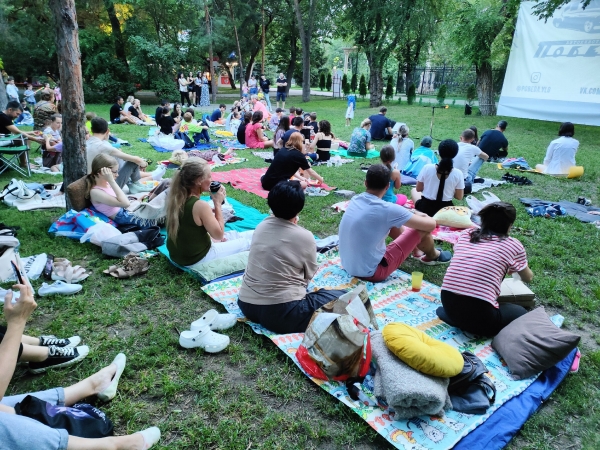 Волгоградцев приглашают в кино под звездами