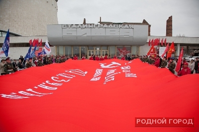 В Волгоград доставили Знамя Победы