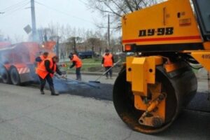 На улице Полоненко в Волгограде положили новый асфальт