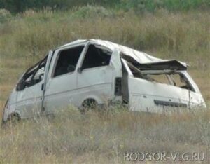 Волгоградец перевернул автобус в Старополтавском районе