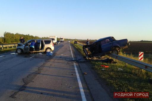 В ДТП на трассе «Волгоград – Москва» трое погибли и двое пострадали