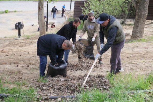 В Волгограде свыше 10 тысяч жителей приняли участие в общегородском субботнике