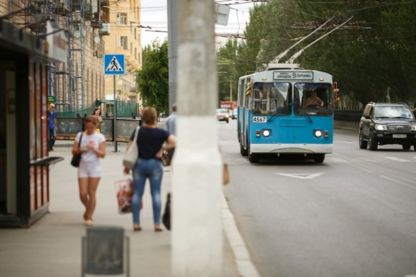 В Волгограде нападение с битой на водителя троллейбуса попало на видео