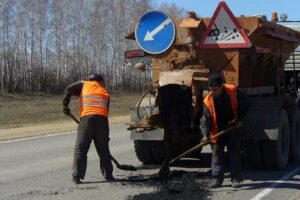 Ремонт дорог в Дзержинском районе Волгограда завершится в июне