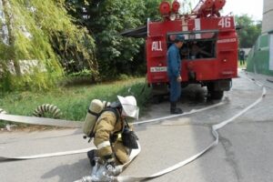 В Николаевске ликвидировали пожар на предприятии