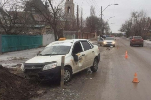 В Калаче-на-Дону такси сбило 67-летнюю женщину-пешехода