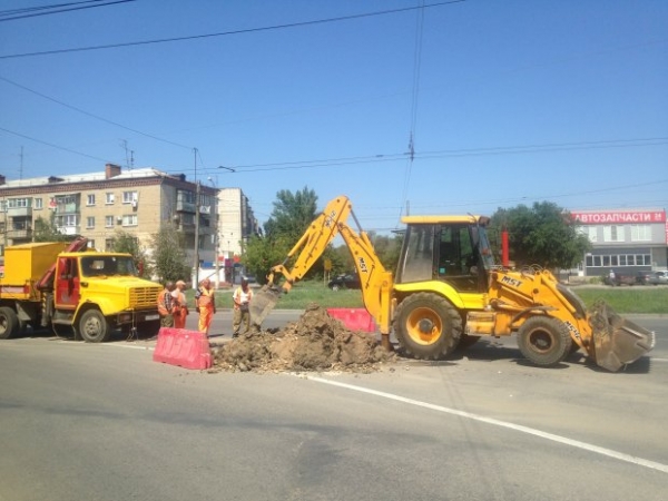 В Волгограде ремонтируют ливневку на улице Еременко