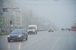 Стражи порядка призывают водителей быть осторожнее на зимних дорогах