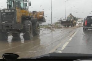 В Волгограде из-за дождя и неисправных ЛОС затопило Нулевую Продольную