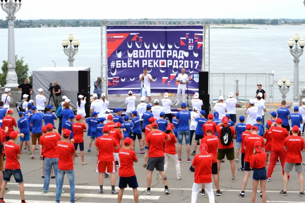 День бокса в Волгограде отметили массовой тренировкой