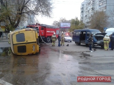 В Волгограде столкнулись две маршрутки