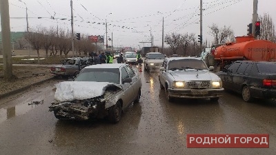 Пенсионер стал виновником аварии в Волгограде