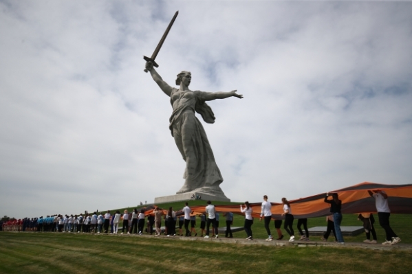 Быстрыкин поручил возбудить уголовное дело по факту оскорбления Родины-матери