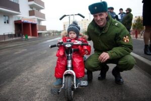 Военнослужащие Волгоградской области получили ключи от служебных квартир