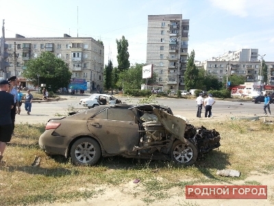 В Волгограде иномарка столкнулась с «шестеркой»