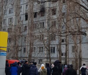 В Волгограде из-за пожара в девятиэтажке эвакуировали 15 человек