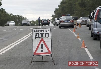 В Волгограде авто-леди на иномарке попала в ДТП