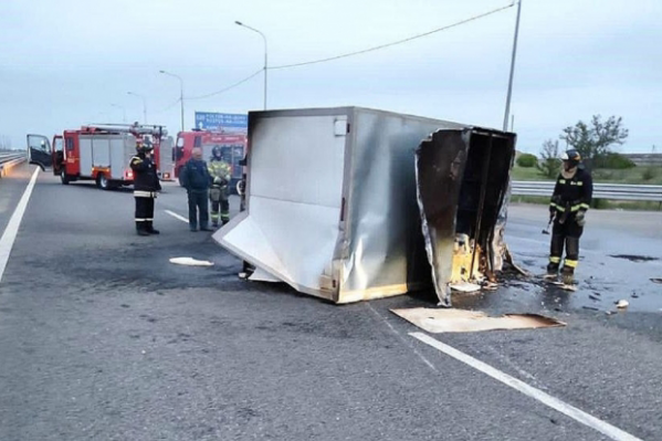 В Волгограде погиб 40-летний водитель загоревшегося хлебовоза