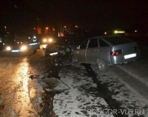 В Волгограде водитель «девятки» устроил тройное ДТП