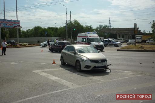 В Волгограде автоледи на «Дэу Матиз» врезалась в иномарку